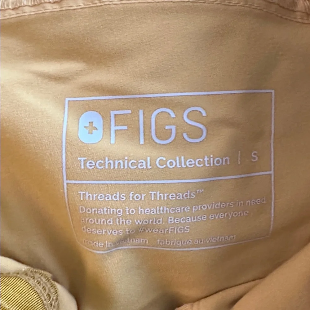 Figs Light Gold Scrub Set - Picture 4 of 4
